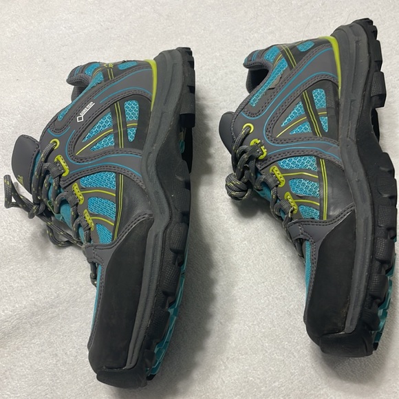 Cabelas XPG Goretex Blue Gray Outdoor Hiking Shoes Vibram Soles Womens size 7 - Picture 6 of 12